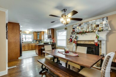 826 N Brainard St, Naperville, IL 60563 - photo 3