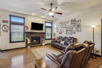 9772 Alderwood Dr, West Des Moines, IA 50266 - photo 4