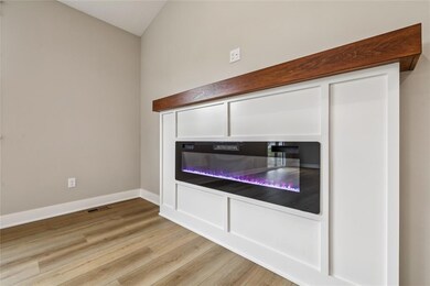 2311 N 8th Ave E, Newton, IA 50208 - photo 7