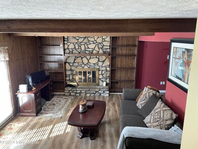 6916 Roseborough Ct, Louisville, KY 40228 - photo 5