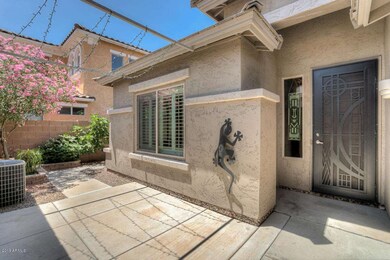 004 Front courtyard
