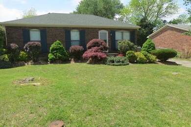 6802 Beackstone Ct, Louisville, KY 40228 - photo 2