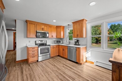 152 Amesbury Rd, Kensington, NH 03833 - photo 6