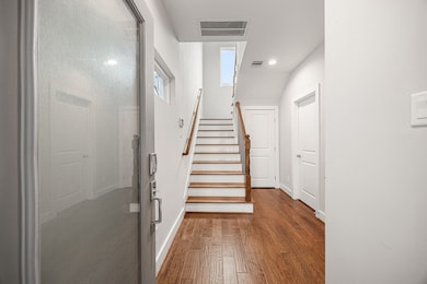 622 Janisch Rd unit I, Houston, TX 77018 - photo 5