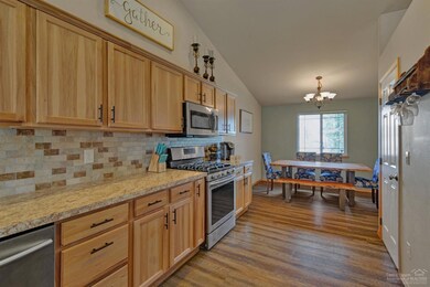 1940 NW Joshua Tree Ct, Redmond, OR 97756 - photo 5