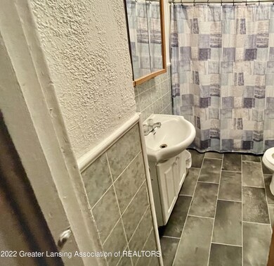 1611 Todd Ave, Lansing, MI 48910 - photo 3