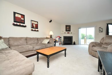 6893 Hunt Dr, Macungie, PA 18062 - photo 2