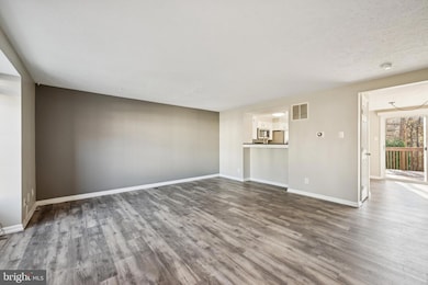 47 Wagon Wheel Dr, Sicklerville, NJ 08081 - photo 2