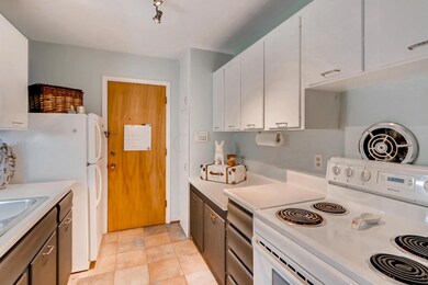 2565 Charing Road Apartment 3-print-009-