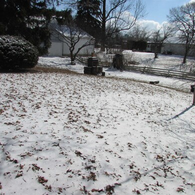 119 W Walnut St, Greentown, IN 46936 - photo 6