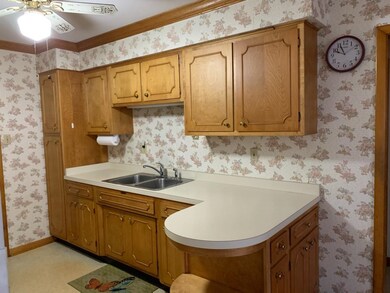 419 Hemlock Ln, Crown Point, IN 46307 - photo 3