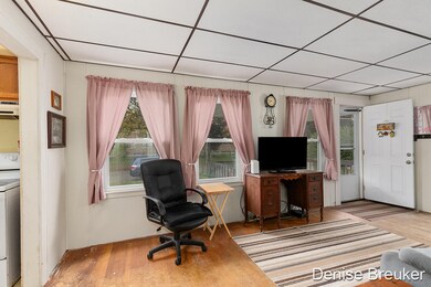 927 Aberdeen St NE, Grand Rapids, MI 49505 - photo 6