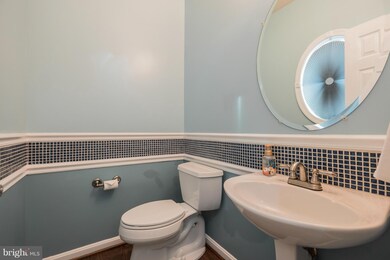 7 Mill Pond Ct, Germantown, MD 20876 - photo 3