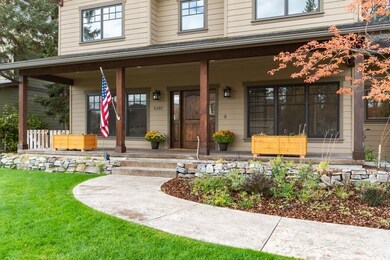 01_1037CreekviewDrive_2001_LowRes