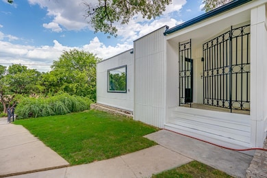 568 W Quill Dr, San Antonio, TX 78228 - photo 2