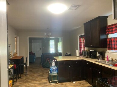 Kitchen/Dining Rooom