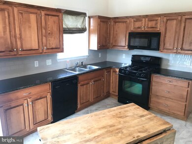 201 Springmont Dr unit 15, Reading, PA 19610 - photo 3