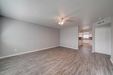 2531 W Jacinto Ave-7