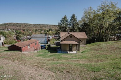 1326 Hessler St, Nanty Glo, PA 15943 - photo 6