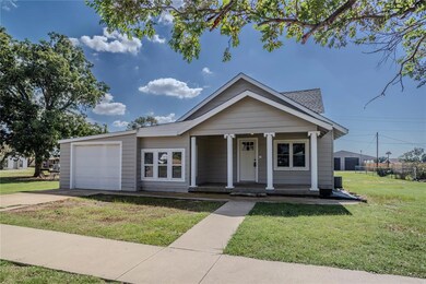 410 W Broadway St, Thomas, OK 73669 - photo 2