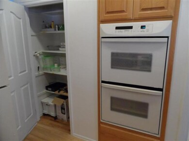 358 Meadowbrook Dr, Central Point, OR 97502 - photo 3