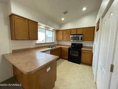 5645 Towers Rd Marketing 014