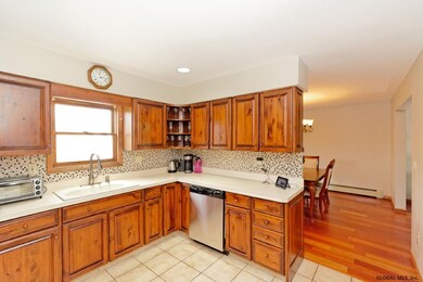 18 Robert Ln, Rensselaer, NY 12144 - photo 7