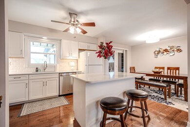 3220 Bristol Rd, Waukegan, IL 60087 - photo 4