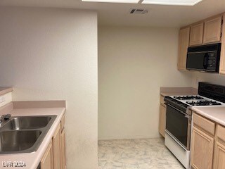Convenient kitchen with all-buut-new dishwasher, s
