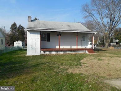 9 Runway Ct, Middle River, MD 21220 - photo 2