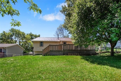 1631 29th St NW, Cedar Rapids, IA 52405 - photo 5