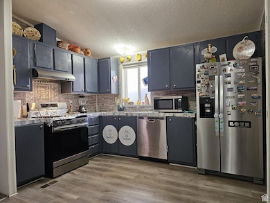 14 Lakeview Dr, Layton, UT 84041 - photo 3