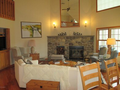 2211 Oak Hill Dr, Canadensis, PA 18325 - photo 2