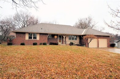 6912 Reeder St, Shawnee, KS 66203 - photo 2