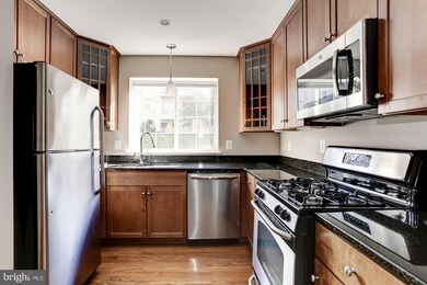 4081 S Four Mile Run Dr unit 102, Arlington, VA 22204 - photo 6