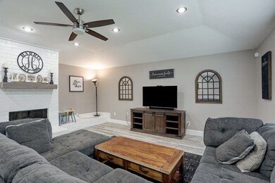 5214 Appleblossom Ln, Friendswood, TX 77546 - photo 5