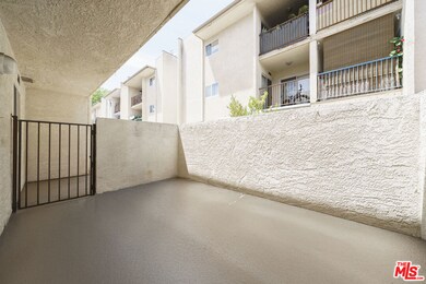 7631 Reseda Blvd unit 79X, Reseda, CA 91335 - photo 5