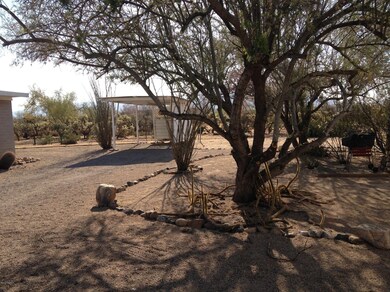 lobo 1 carport