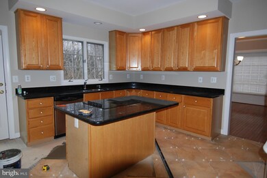 2075 Madrillon Rd, Vienna, VA 22182 - photo 6