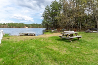 8 Royal Coachman Way