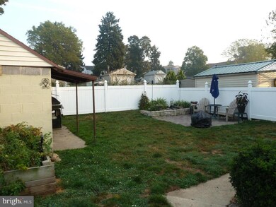 639 Franklin St, Columbia, PA 17512 - photo 2