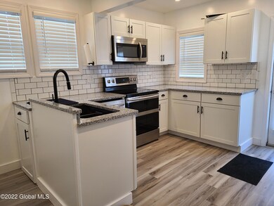 115 Pershing Dr, Schenectady, NY 12302 - photo 4