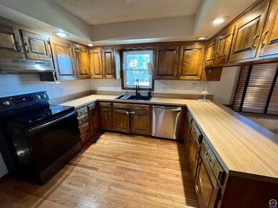 3911 SW Gamwell Rd, Topeka, KS 66610 - photo 5