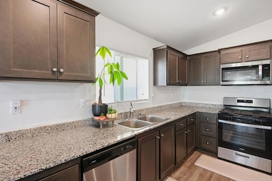 1262 Allegiance Ave, Hemet, CA 92543 - photo 5