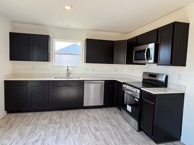 8096 Camellia Ln, Pendleton, IN 46064 - photo 3