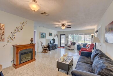 lh 987 sw 8th st-7