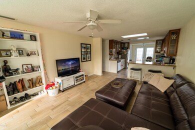 Living Room Size: 13 x 16