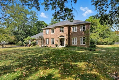 7754 Fox Trail Ln, Cincinnati, OH 45255 - photo 2