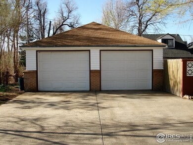 Heated oversized Garage