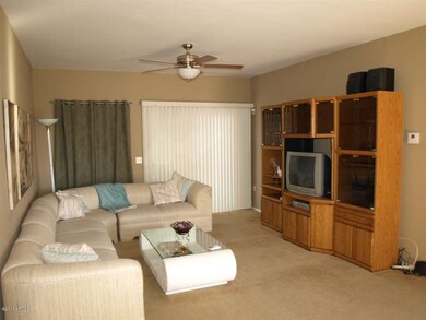 Living room pic 1